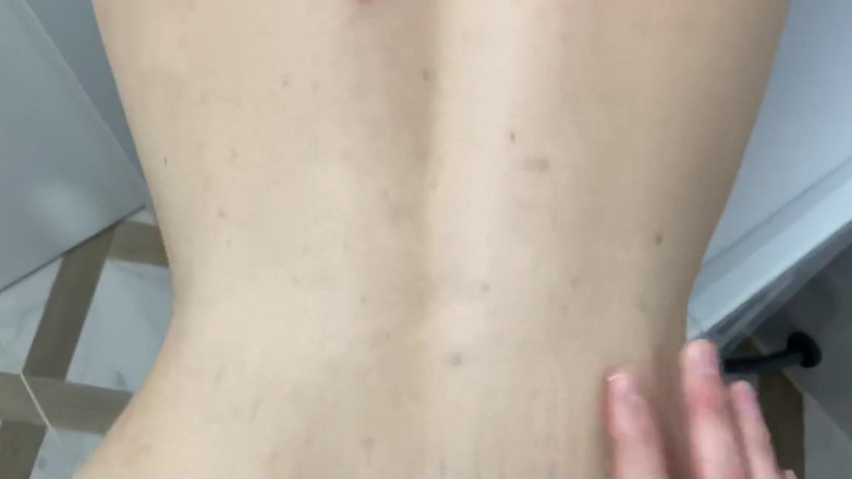 teenstep: Il Fratellastro Si Rinchiudeva Da Solo in Bagno Con La...