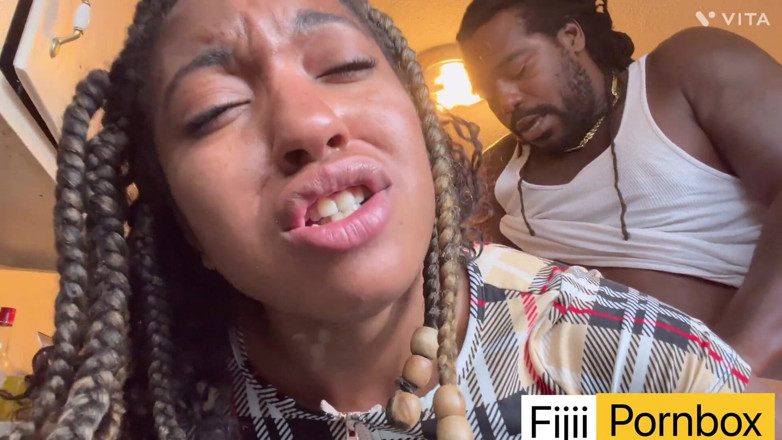 Fijii pornbox: Str8rich BBC - 창녀처럼 저녁 식사에서 후장 구멍을 따먹는 마누라