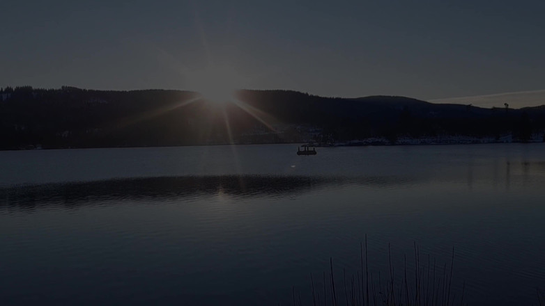 Selena701: Amatör sarışın, olgun eş, yürüyüşten sonra seksin tadını çıkarıyor