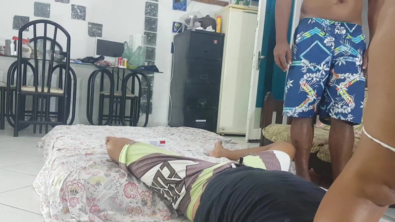 Paty Bumbum: 돌리는 병에 엉덩이를 걸고 있어, 브룩소, 불 알렉스 리마, 엘 토로 데 오로 에 패티 범범