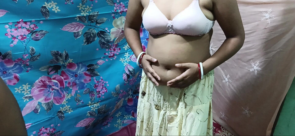 Mimxxx01: 当我第一次操她的屁股时，她很欣喜若狂