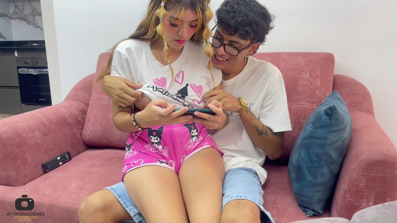 DereckandZoe: "Vamos fazer isso rapidamente antes que minha esposa volte"