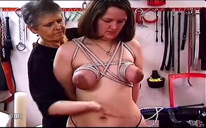 House of lords and mistresses in the spanking zone: Bunicuța stăpână știe cum să domine