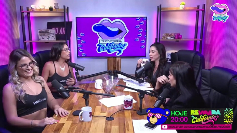 California TV: Dos Bellezas En Un Show De Conversación Sucia - Bruna Carlos...