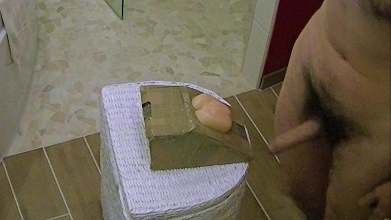 Mark Hannes: 화장실에서 자위하는 찐 라이트 섹스