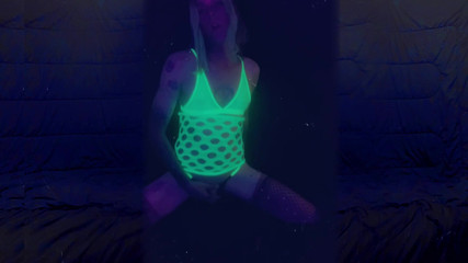 CarmenMelatonin: Sexy děvka v ložnici