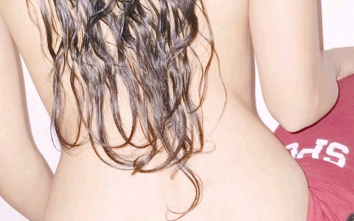 Simrannn123: 내 사랑은 나를 주의 깊게 본다