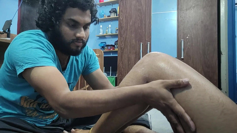 Vaigavarun Feet romance: Voetenmassage
