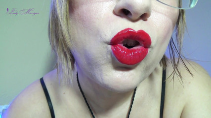 Morrigan Havoc: Lipgloss aur laal lipastik