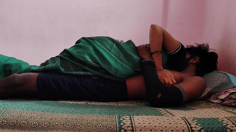 Viralcouple76: Vesnická sexy holka Pooja nové sex video