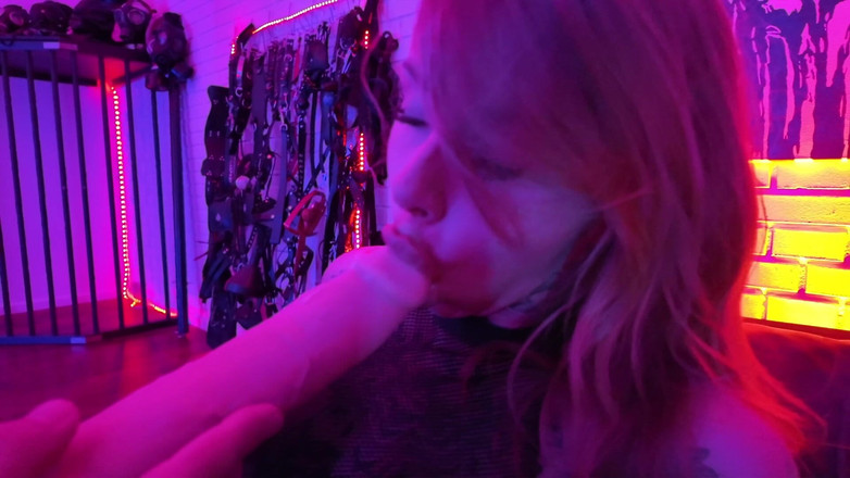 Domina Dark: Crawl voor je pornoster