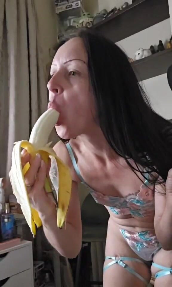 Raven Willow: Adakah Anda Bersedia Untuk Menyerah Diri Kepada Keinginan Awak Yang...