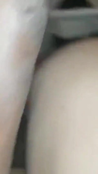 Wildenglishbbw bbc Nata4sex trăgând de păr în timp ce se fute cu degetul futând pe la spate