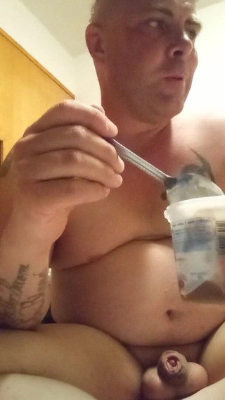 JG Risk: Du lait et de la glace pour ma collation ce...