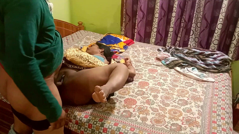 Popmini: अंग्रेज xmaster एक और भारतीय विवाहित महिलाओं को चोद रहा है