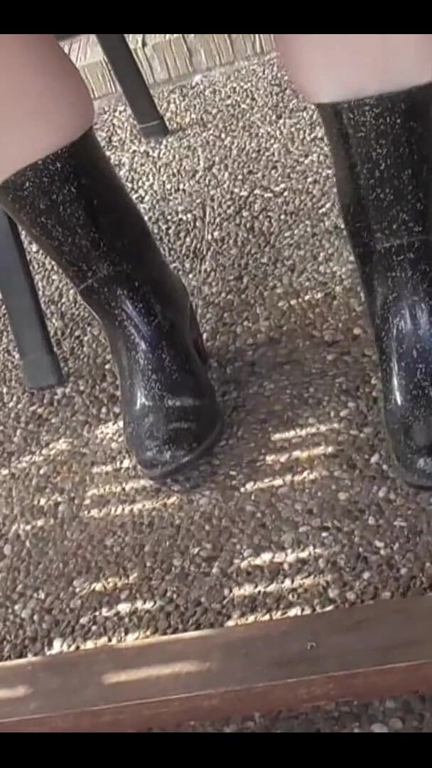 With Rubber Boots Outdoors (Tammarabig) With Rubber Boots Outdoors (Tammarabig)