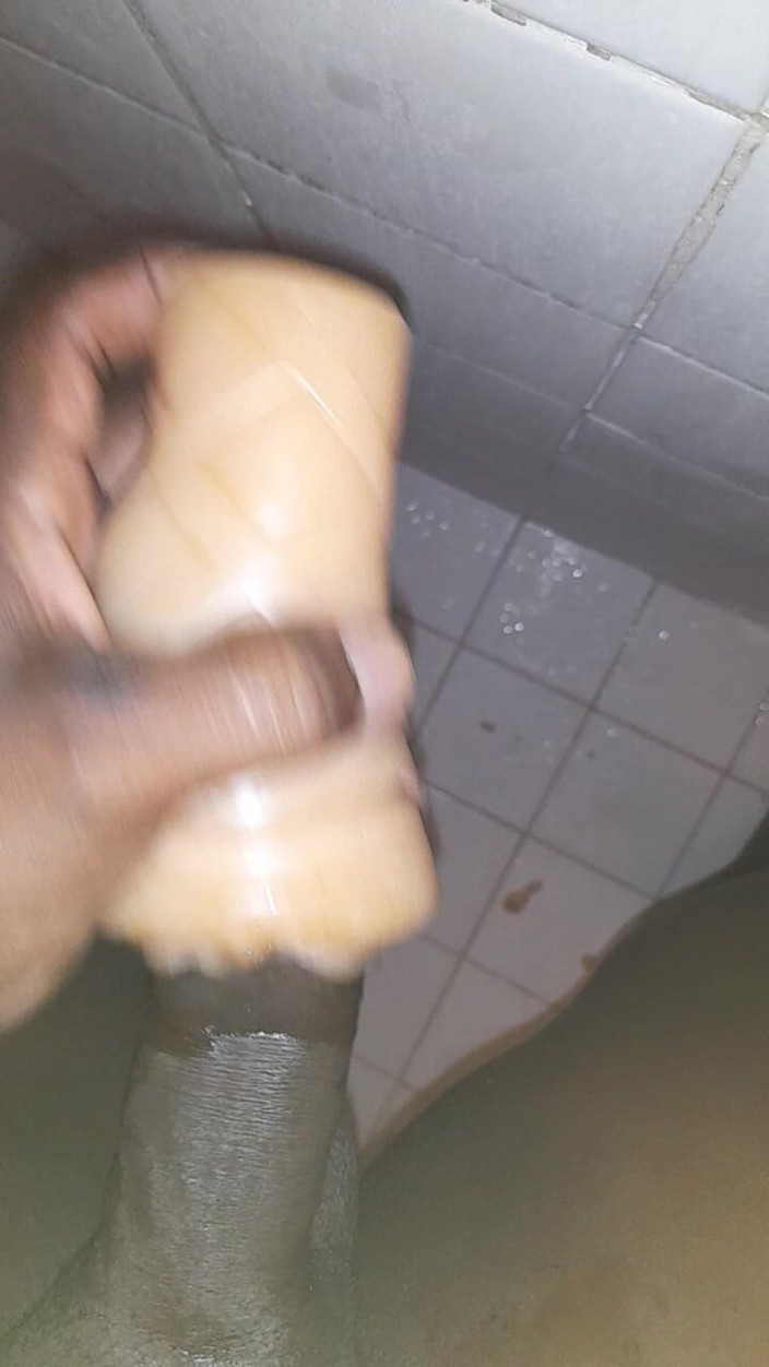 Black guy: Masturbando s8 e5