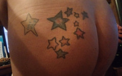 Azjre: Masturbuje się wielkim dildem we mnie