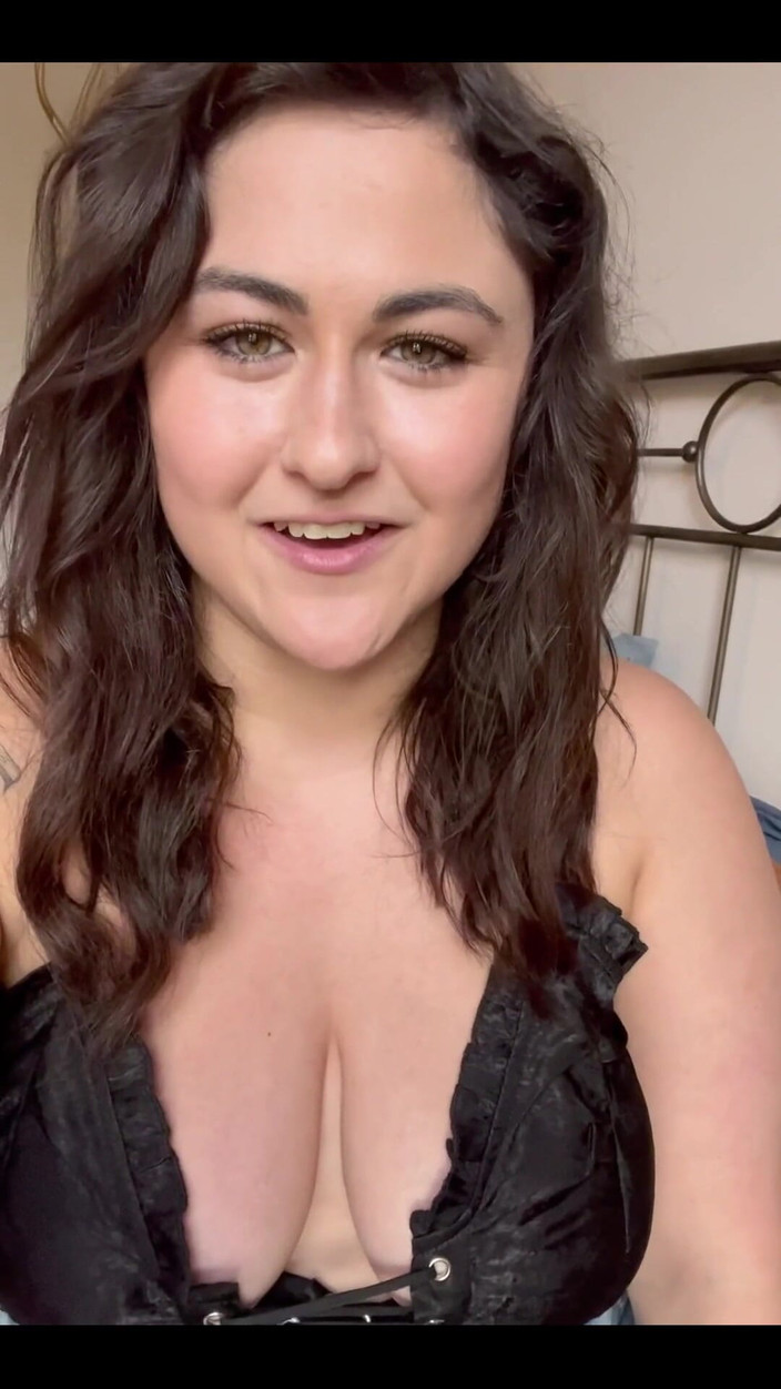 Josie Jaxxon: Josie Jaxxon İstek Alıyor