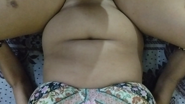Anar Kali: Rakaman dekat kongkek desi matang