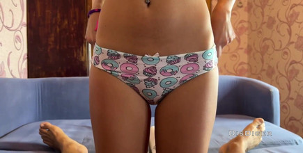 Dis Diger: Nevlastní sestra přišla do mého pokoje a požádala mě, abych...