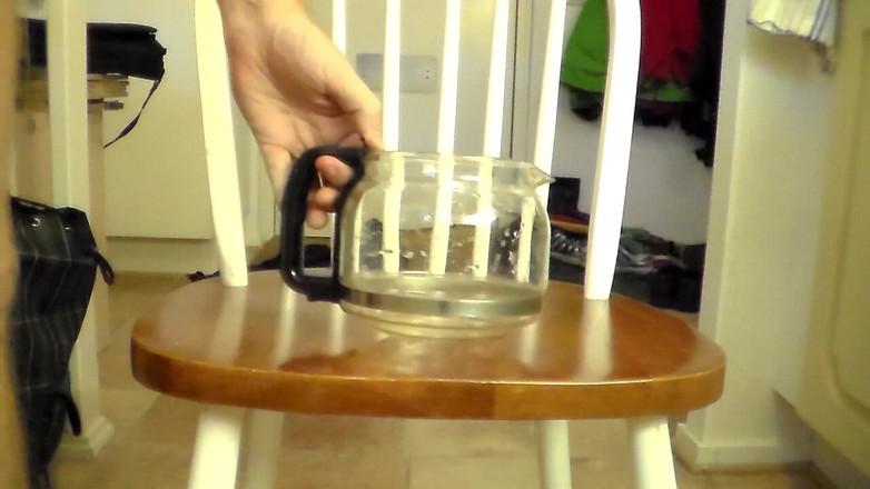 Sex hub male: Джон писяє в коффпот