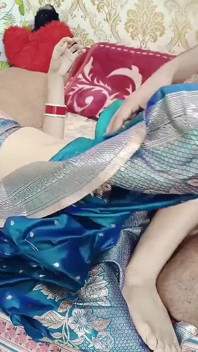 Desi Bhabhi Saree – Video Kongkek Yang Menakjubkan