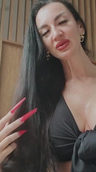 Великолепная госпожа Christine унижает и опустошает тебя