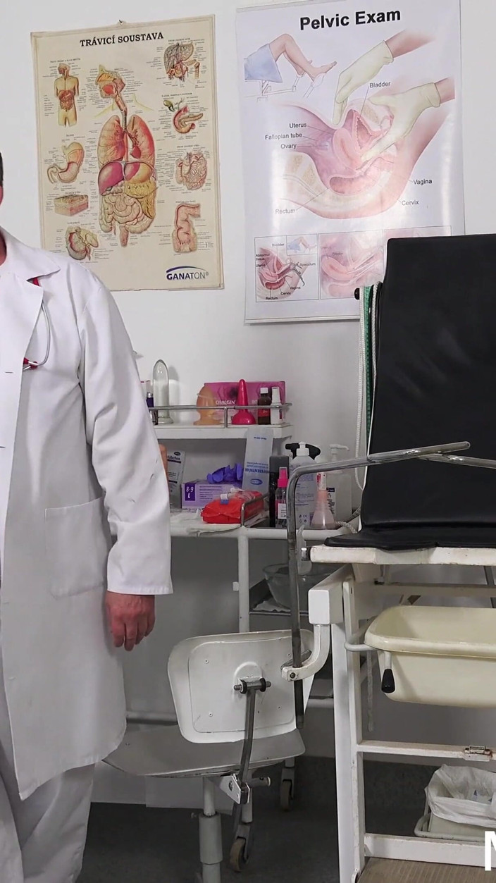 Mature Gyno Exam: Brust und muschi check-up von heißer großer vollbusiger MILF von...