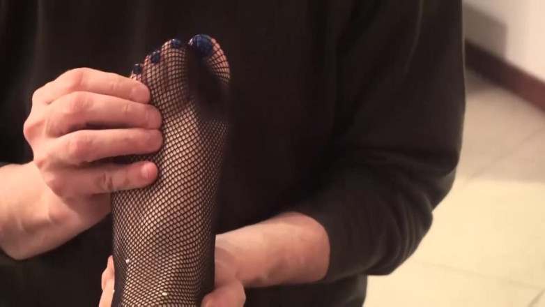 MMV and Eroticplanet Clips: Foot massage by a slave