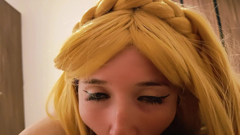 Candy Camille: Zelda je tak nadržená, že potřebuje sperma na pusu