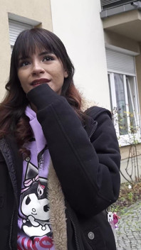 Niemiecka skaut - drobna latynoska Michy Perez Porozmawiaj z Big Dick Anal w Pick up Casting