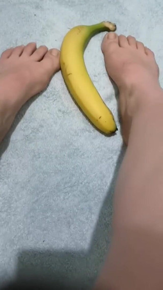 Erotic college: Rakan sebilik saya suka makan pisang selepas video