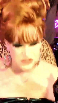 Domme Strip-tease