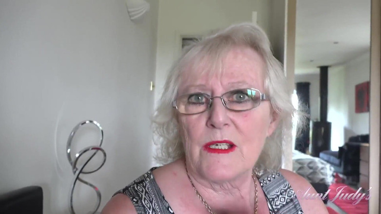 Aunt Judy's: Auntjudys - makcik tiri GILF awak Yang Bertetek besar Mrs. Claire...