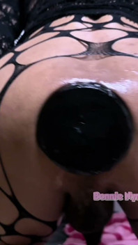 Huge Plug Anal Bonnie Nympha