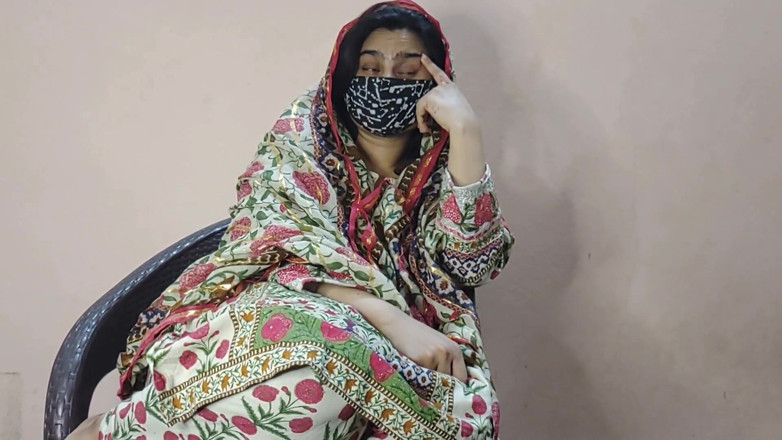 Faryal: Bari Baji Ne Di Chote Bhai Apni Chut-clear ヒンディー語会話