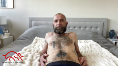 Bradley K Savage: POV: Více chlapů uctívajících tátovo nohy, péro, zadek, koule a...