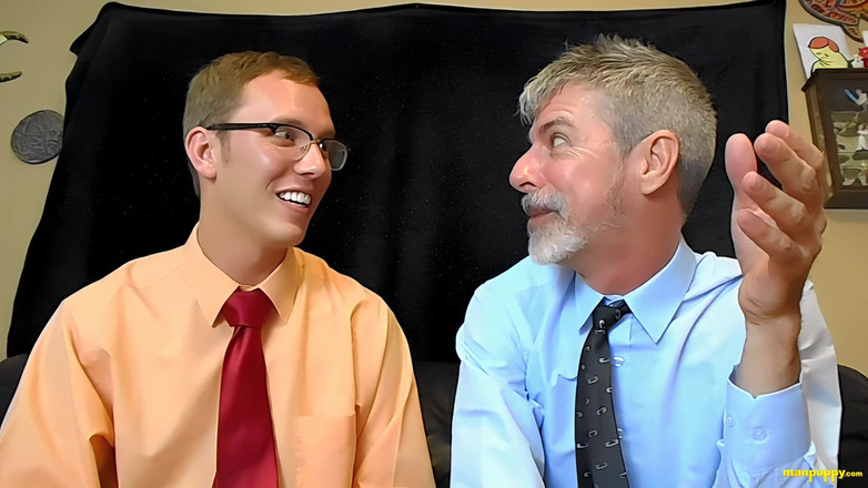 Man Puppy: 巨大な同僚たちがあなたに年次ピアレビューをします