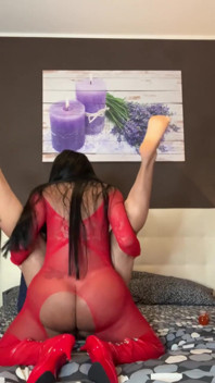 Aylla Gattina În Costumul Ei Frumos Îi Oferă Sclavului Ei Sexual Un Răsfăț Frumos