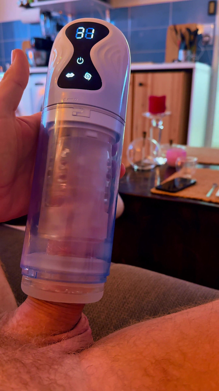 mekcho92000: बदलाव के लिए अपने डिल्डो के साथ खेलना