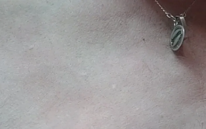 Karlchengeil: Delicious nipple pinch