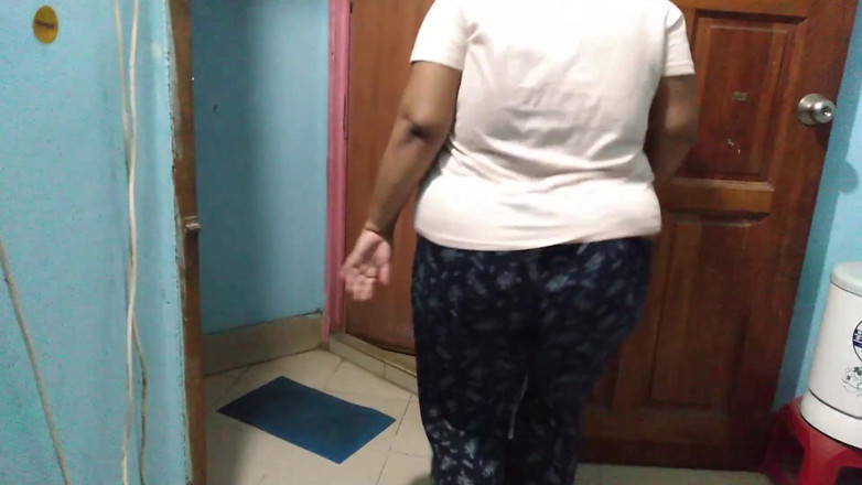 Aria Mia: Saudi-arabischer dicker arsch und riesige möpse, muslimischer hijab, heiße frauen...