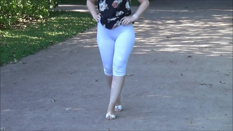 RedRoseRus: Big butts white leggings on walk