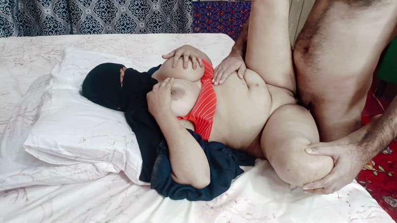 IndianDesiBabhi: Big Tits Indian Muslim Girl Seduces and Hard Fucks with...