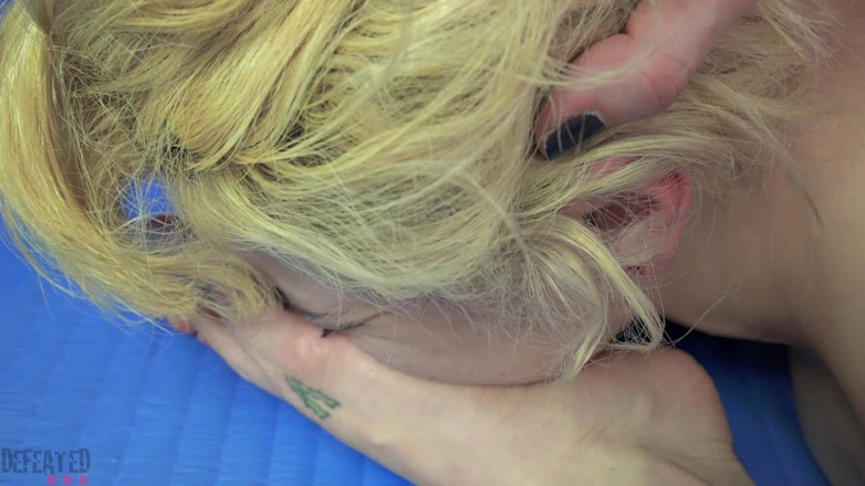 Defeated.xxx: Obligated to Lick Feet - New Mma Fighter - Many Koes