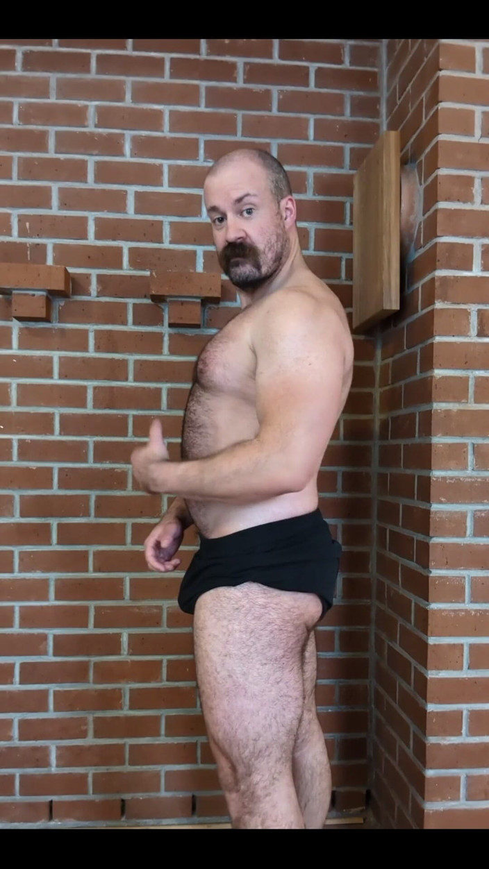 The Gay Quadzilla: หลังออกกําลังกายแก้ผ้า