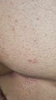 お尻に射精し、パパはイケメンを激しく犯し、穴を精液で埋めました