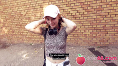 Dates66: Trybowanie na świeżym powietrzu dla uroczej nastolatki Lily Ray! (angielski)