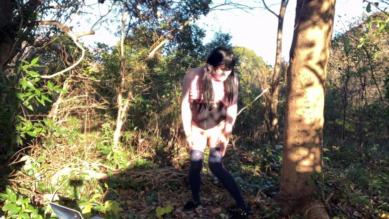 megu2002: Ging raus, um Pilze zu pflücken und fand einen Vibrator...